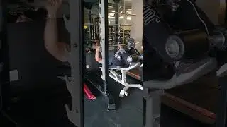 Lightweight Decline Press Build &ndash; Perfect Form, Every Rep! #DeclinePress #GymBuild #FitnessGear