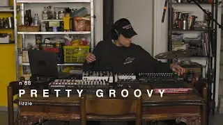 Pretty Groovy - Lizzie  / Live Session in Tuci