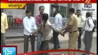 ZEE24TAAS : Man Tries To Burn Himself