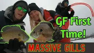 Michigan ICE FISHING (ENORMOUS GILLS W my Girlfriend!)