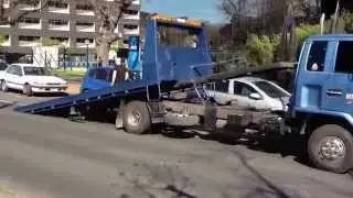 Melbourne South Towing - Loading Broken Down Vehicle Emergency Road Side Assistance