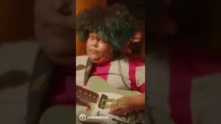 Assista o v&iacute;deo completo de  &ldquo;Desses Nadas&rdquo; no nosso canal! Siga @mulambaoficial nas redes sociais!