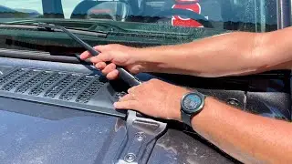 How to remove the windshield wipers on a Jeep Wrangler  JL