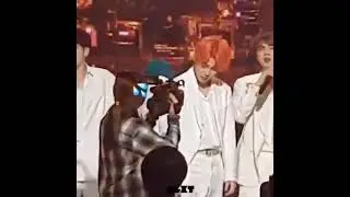 Jimin staring at the cam n she just fled away she couldn't resist 🤣🤣