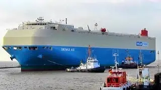 EMERALD ACE V7Y03 IMO 9539236 arrival Emden Germany Pilot and 3 tugs Solar Hybrid