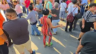✌️😲ÚLTIMO BAILE..lo mejor de la tarde así se despide el año gozando y bailando..plaza hijas..🇲🇽🤠✌️😃💃