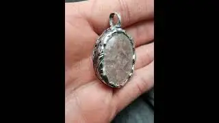 Cracked Quartz~Glow In The Dark Pendant #crystalhealingjewelry #glowing #glowinthedark #pendant