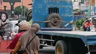 #Kondisi lalu lintas kendaraan dijalan industri cikarang indonesia 