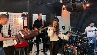 Кавер-группа Funkeys Music Band  - Течет река Волга #музыкавместе 