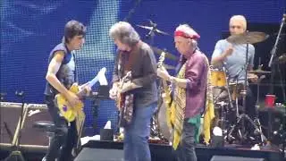 Mick Taylor plays solo on Satisfaction - The Rolling Stones - 2013