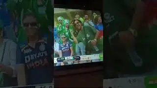 Emminer at dubai stadium live on TV.       #Emminerr#cricket #kashmir #dubai