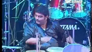Nitin Shankar demonstrating LIVE the famous 32 matra beat from film Manoranjan