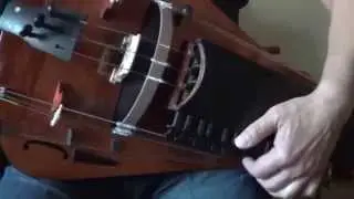 Andrey Vinogradov plays Sch&uuml;tzent&auml;nze / Pajdusko Horo. Solo Hurdy-Gurdy