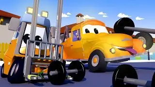 Baby Francis BENDS His Forks - Tom the Tow Truck in Car City Street Vehicles for Kids