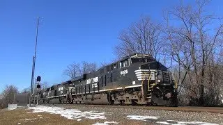NS 741 empty hoppers on the NS LURB