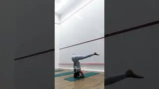 Headstand Variations #strength #flexibility #yoga #balance #trending #viral #shortvideo 