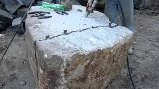 Granitmauersteine in guter Qualit&auml;t &uuml;berdauern Generationen - Spalten der Granitmauersteine
