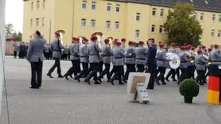 Kommando&uuml;bergabe ZGeoBw Euskirchen, Ausmarsch der Ehrenformation