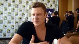 Dominion Q&A with star Christopher Egan (SDCC 2014)