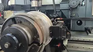 Axial cooling fan flanging machine