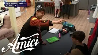 Amici 21 - Aria di scherzi in casetta