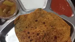 strawberry 🍓 ki Chatani v Delicious theplas made from leftover Dal😋🤤