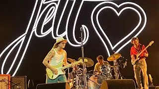 Jett Rebel-Lucky Boy(part)/Dancing through the room. Live at NSJ