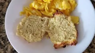 Keto Biscuits & Sausage Gravy With Scrambled Eggs │Easy Keto Recipes│Keto Brunch Ideas