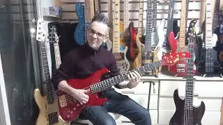 HIGH END JAPANESE BASS GUITARS: Moon DJB5 vs JJ5 Mitsuru Sutoh Signature BASS COMPARISON BASS REVIEW