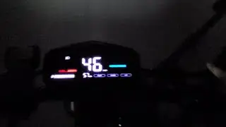Probando arn&eacute;s de pecho con soporte para celular en pat&iacute;n el&eacute;ctrico Honey Whale H4 (Kukirin G4)