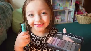 Sissy Giggles - Sophia`s Valentines Day Makeup