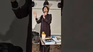אמא אדמה | ט