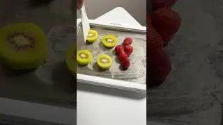 Making Frozen Yogurt Strawberry & Kiwi #stirfry #frozen #dessert #yogurt #aesthetic #kiwi #shorts