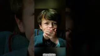 Sie versteckten ihn unter ihren M&auml;nteln.