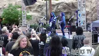 Kiss Storms Vegas 