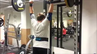 Press 6 reps with 72,5 kg
