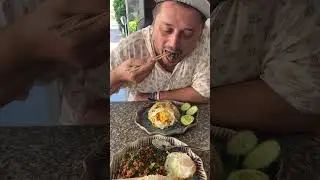 Завтрак в Тайланде, уличная еда в Тайланде, тайская еда, Чианг Май что поесть, пад кра пао Тайланд