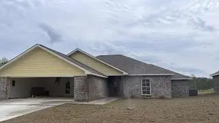 44 E Andover, Hattiesburg, MS Presented by Beth Scharwath.