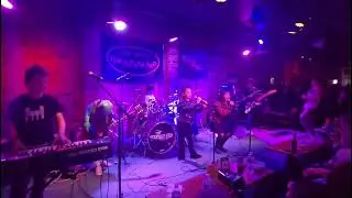 Real life School of Rock! Kids 9-12 from around the world perform for the first time.