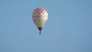Ballonflyvning over mosen plus fuglen Gransanger