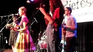 Heidi Swedberg and the Sukey Jump Band - When You Get Old (Live at Kindiefest 2011)