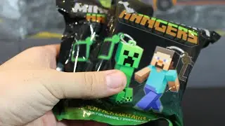 MINECRAFT HANGERS MYSTERY UNBOXING 8