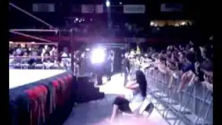 Melina's entrance - Raw/ECW house show in Florence (April 14, 2007)