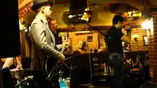 SIN SIX   группа играет рок