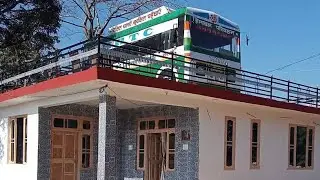 OMG: देखिए... HRTC ड्राइवर ने क्या किया... घर पर रख पर रख दी Bus... बीच का डिजाइन हैरान कर देगा...