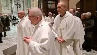 Processione di ingresso per la chiusura dell'Anno santo nella Diocesi di Alba.