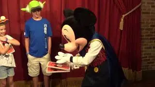 Meeting Talking Mickey Mouse - Magic Kingdom 10/7/17