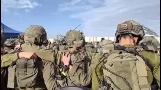 IDF combat soldiers sing Ani Maamin by body of Ran Gvili located in Gaza