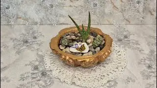 Easy Concrete Pot Decorated with Concrete Paws & Bones