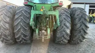 Lot 114 - 1995 John Deere 8400 Tractor